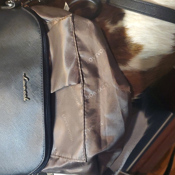 Lovevook Black Purse - Picture 7 of 7